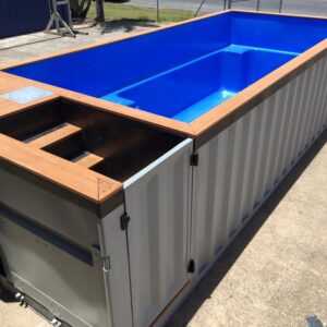 Contenedor de 20 pies convertido en piscina